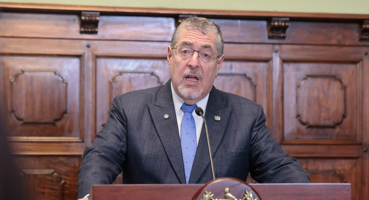 Presidente hace llamado a votar de forma responsable y digna en la elección de magistrados a la CC