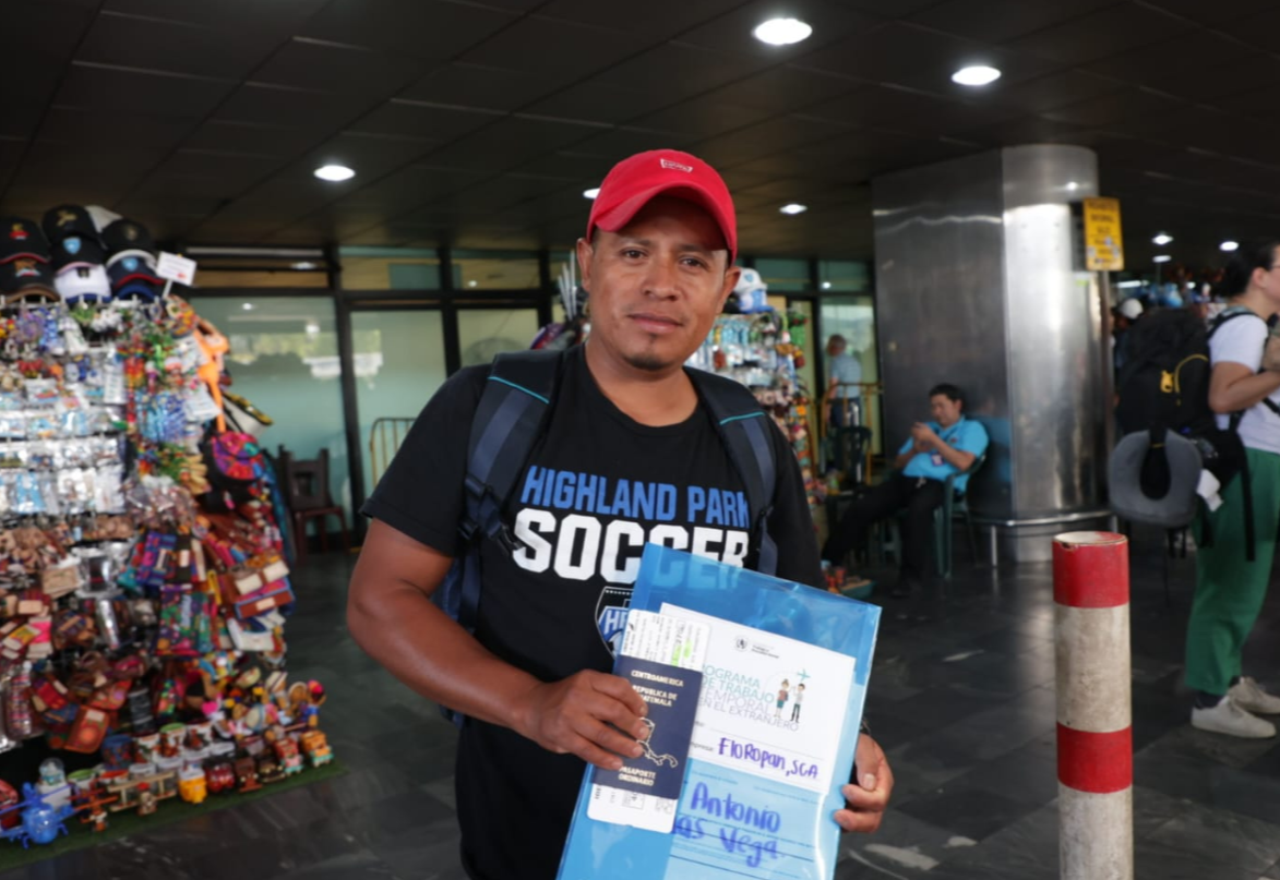 Cuarenta y nueve guatemaltecos viajan a España a trabajar con el programa de Trabajo Temporal en el Extranjero