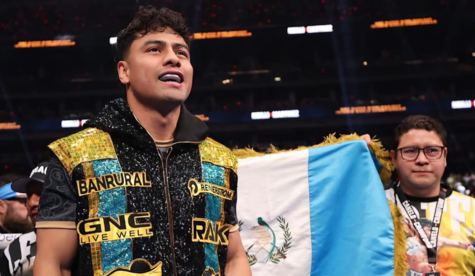 El guatemalteco Lester Martínez se mete en el Top 2 del ranking supermediano del WBC
