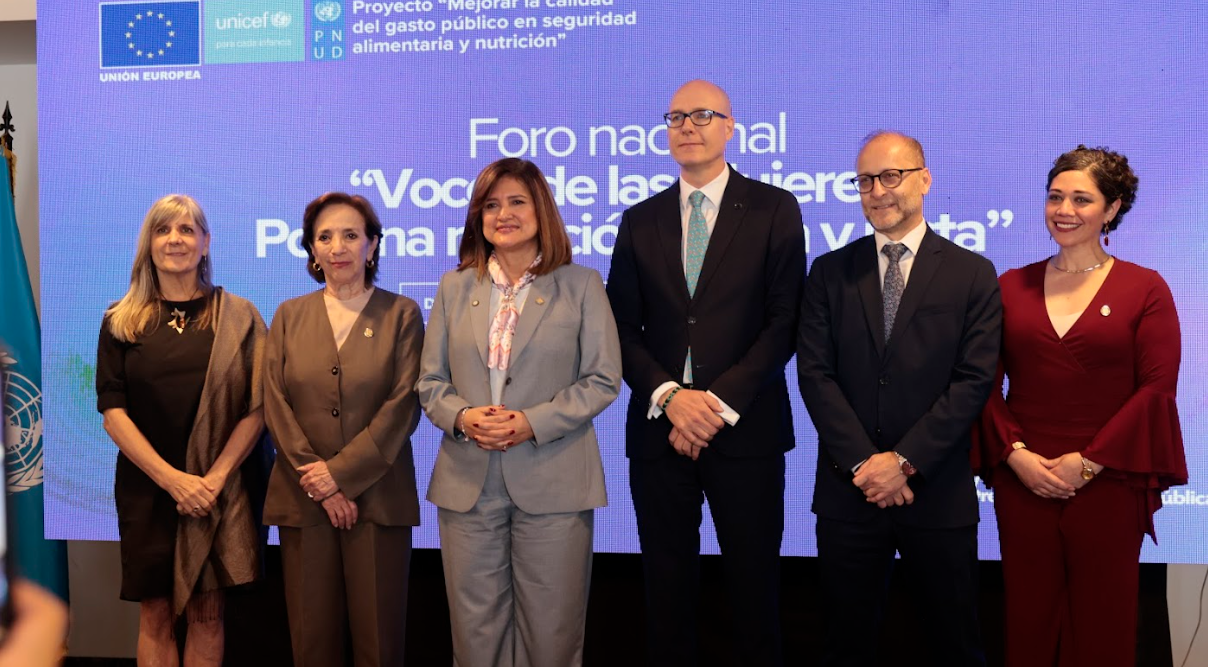 Vicepresidenta subraya la importancia de impulsar el empoderamiento de las mujeres frente a diversas problemáticas. (Foto: Analí Camey)