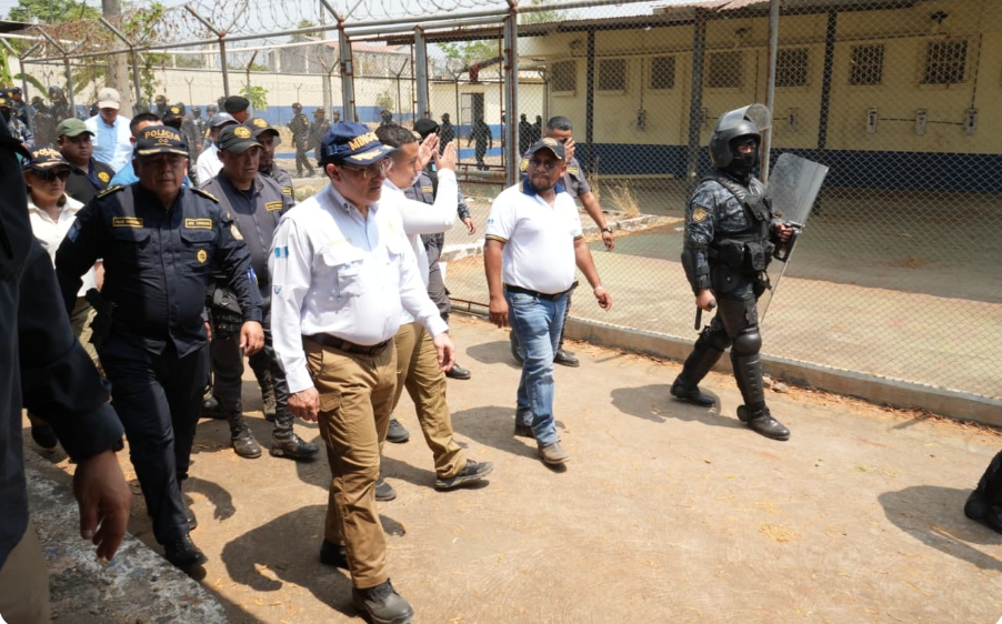 Mingob supervisa trabajos de reconstrucción de la cárcel Renovación I en Escuintla