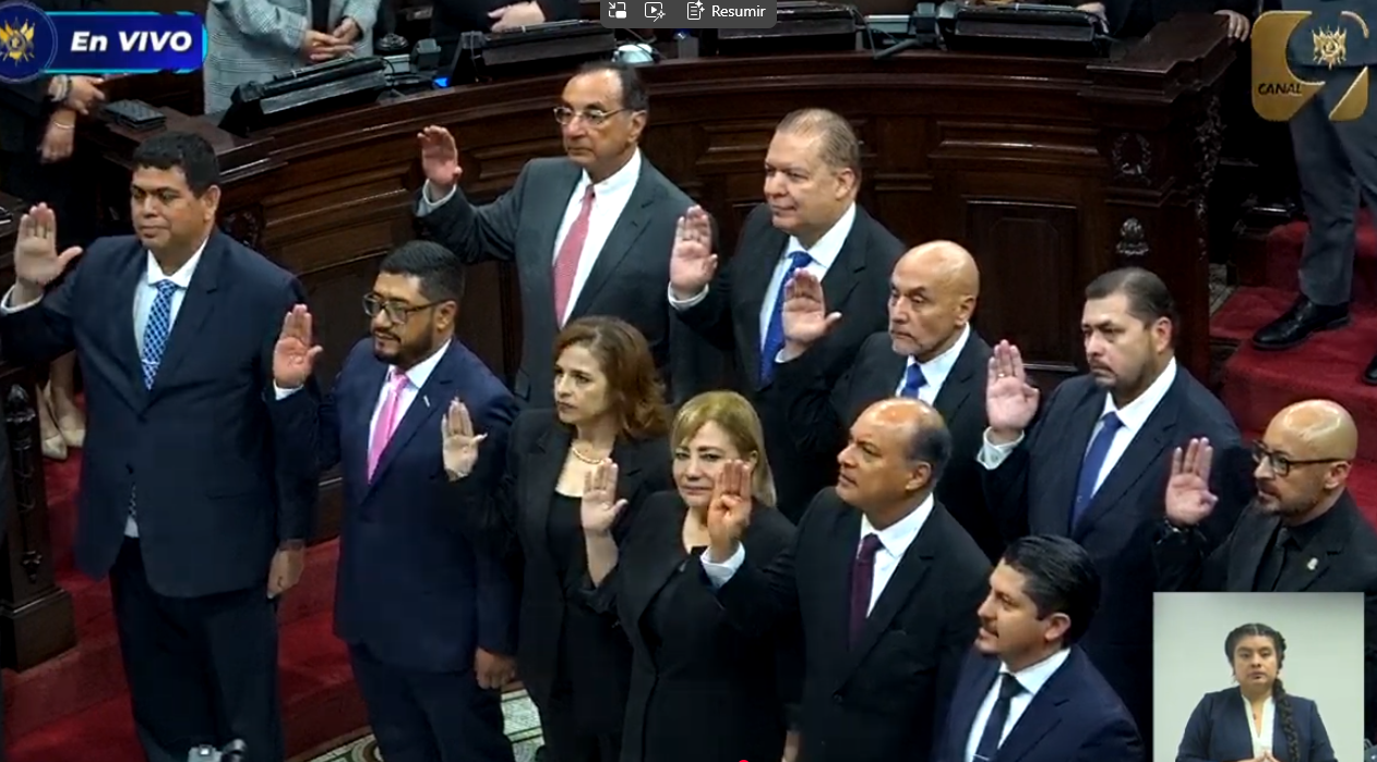 Congreso de la República juramenta a magistrados del TSE para el período 2026-2032