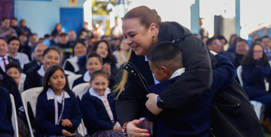 Ministra de Educación aplaude aumento de la matrícula escolar del sector público en 2026
