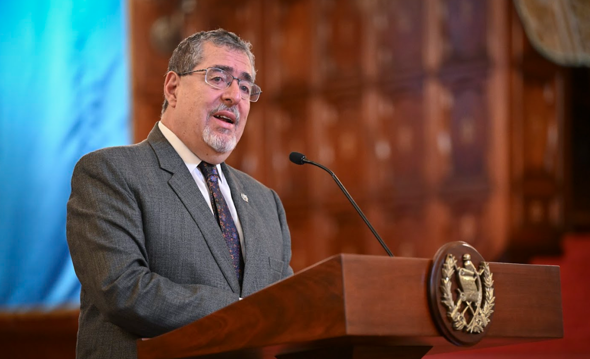 Presidente Bernardo Arévalo en anuncio de la segunda planta Yazaki en Guatemala.
