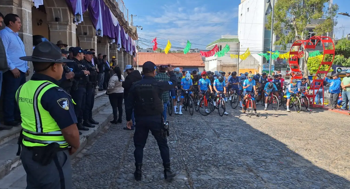 Provial brinda seguridad a ciclistas y público en la 15 edición de la Vuelta al Altiplano de San Marcos 2026. (Foto: Provial)