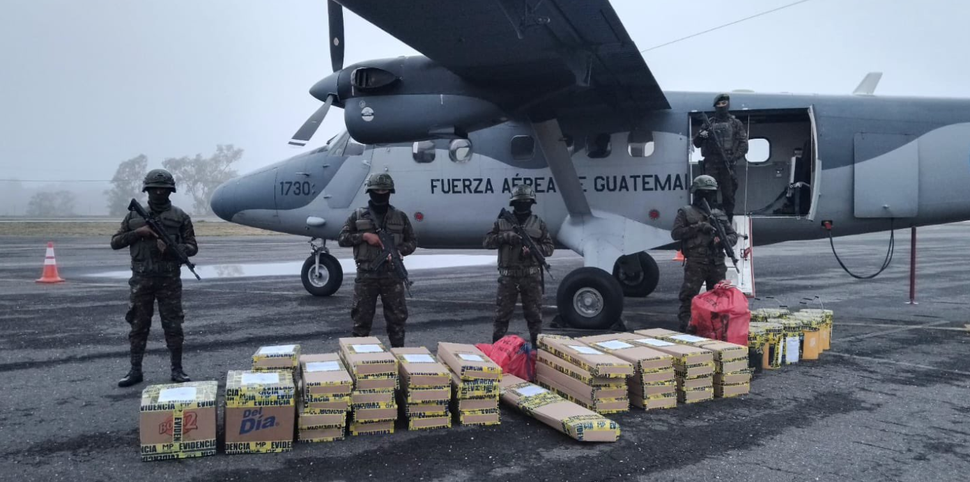 El decomiso se llevó a cabo el domingo 29 de marzo y continuó el lunes 30, como parte de un trabajo coordinado entre la División de Información Policial y el Ejército. / Foto: Ejército