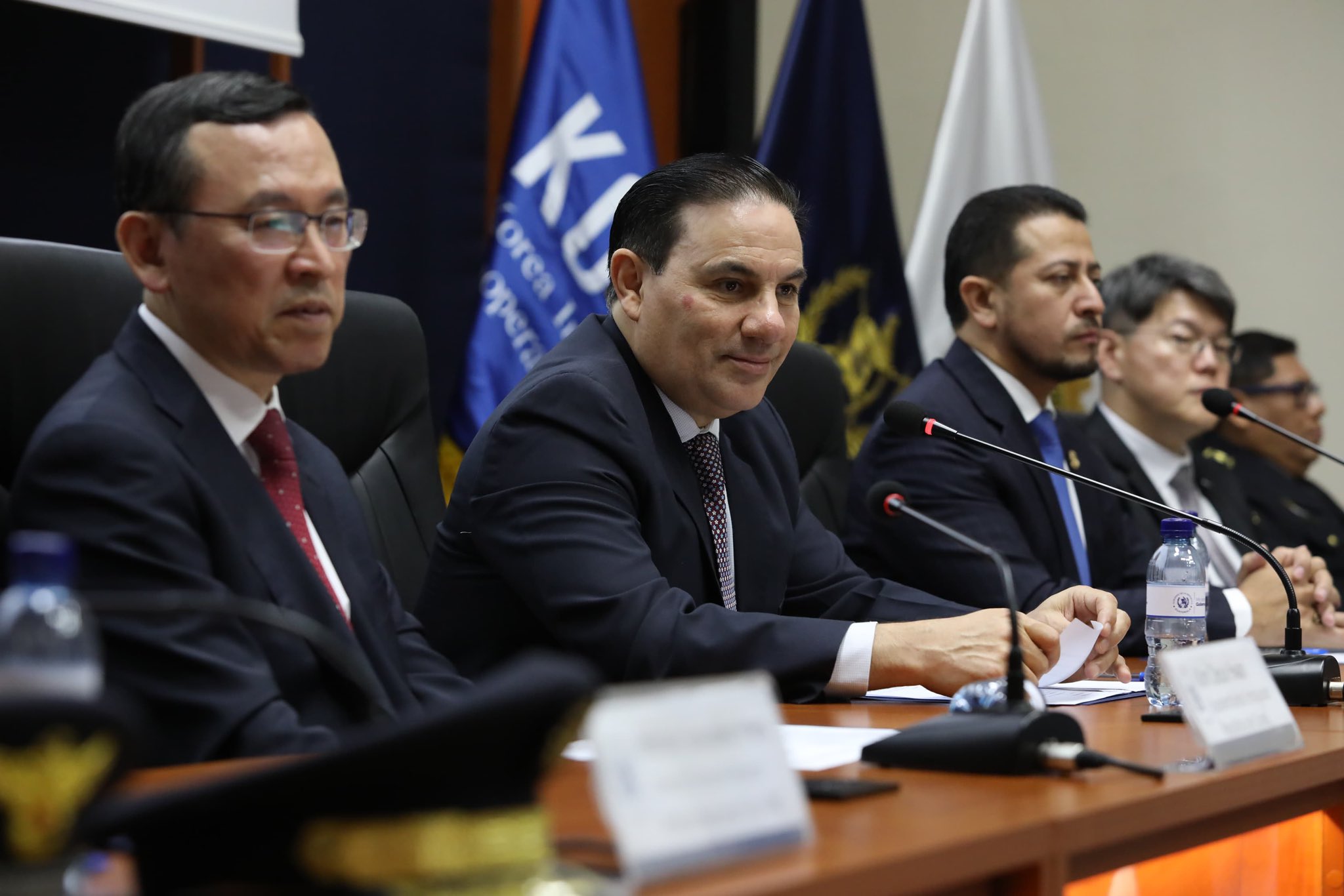 Escuela de Estudios Superiores de Policía fortalece formación de los agentes