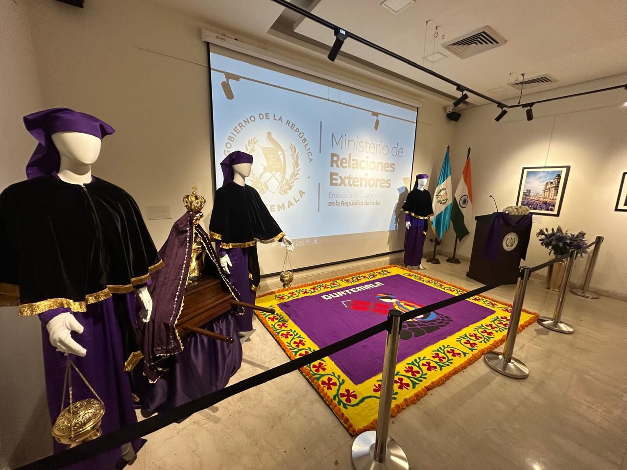 Cancillería presenta muestra cultural de la Semana Santa guatemalteca al Cuerpo Diplomático