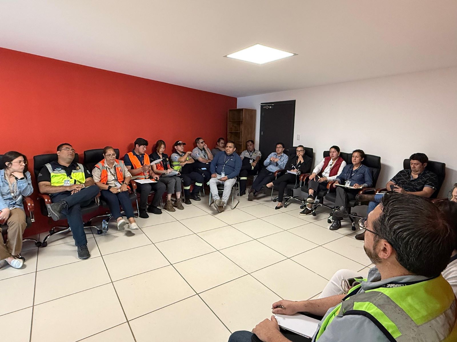 La DGAC busca la recertificación internacional del Aeropuerto La Aurora