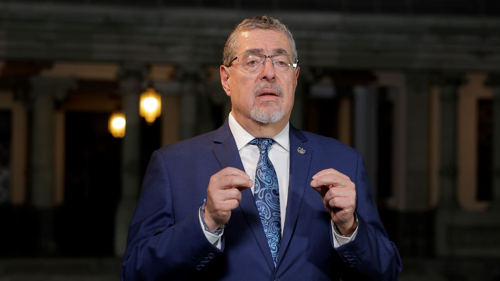 El presidente Bernardo Arévalo, durante el anuncio de las designaciones de magistradas titular y suplente de la Corte de Constitucionalidad.