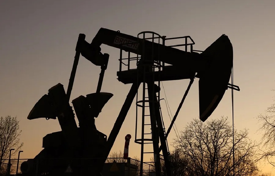 Incertidumbre sobre posible acuerdo entre Estados Unidos e Irán propicia volatilidad en el precio del petróleo.