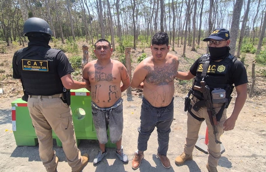 Los dos pandilleros fueron llevados a la frontera San Cristóbal, Jutiapa, donde los entregaron a autoridades salvadoreñas.