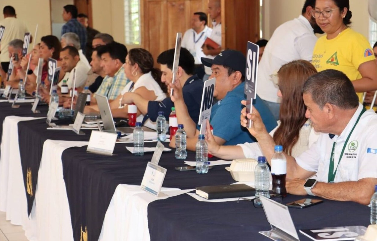 Codede de Petén fortalece coordinación y seguimiento de acciones en su reunión ordinaria