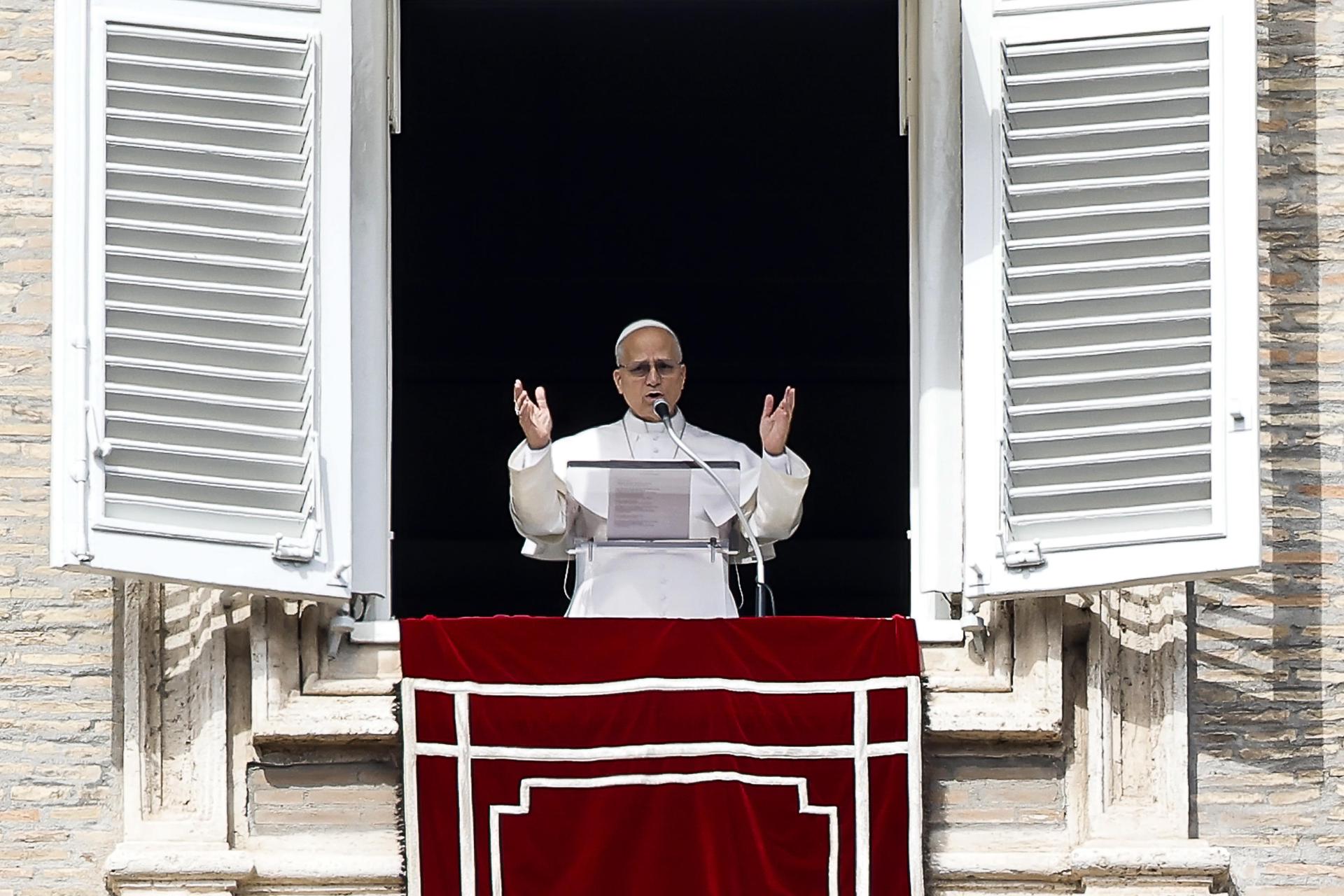 El papa León XIV instó a detener el conflicto bélico en Oriente Medio y usar la diplomacia. / Foto: EFE.