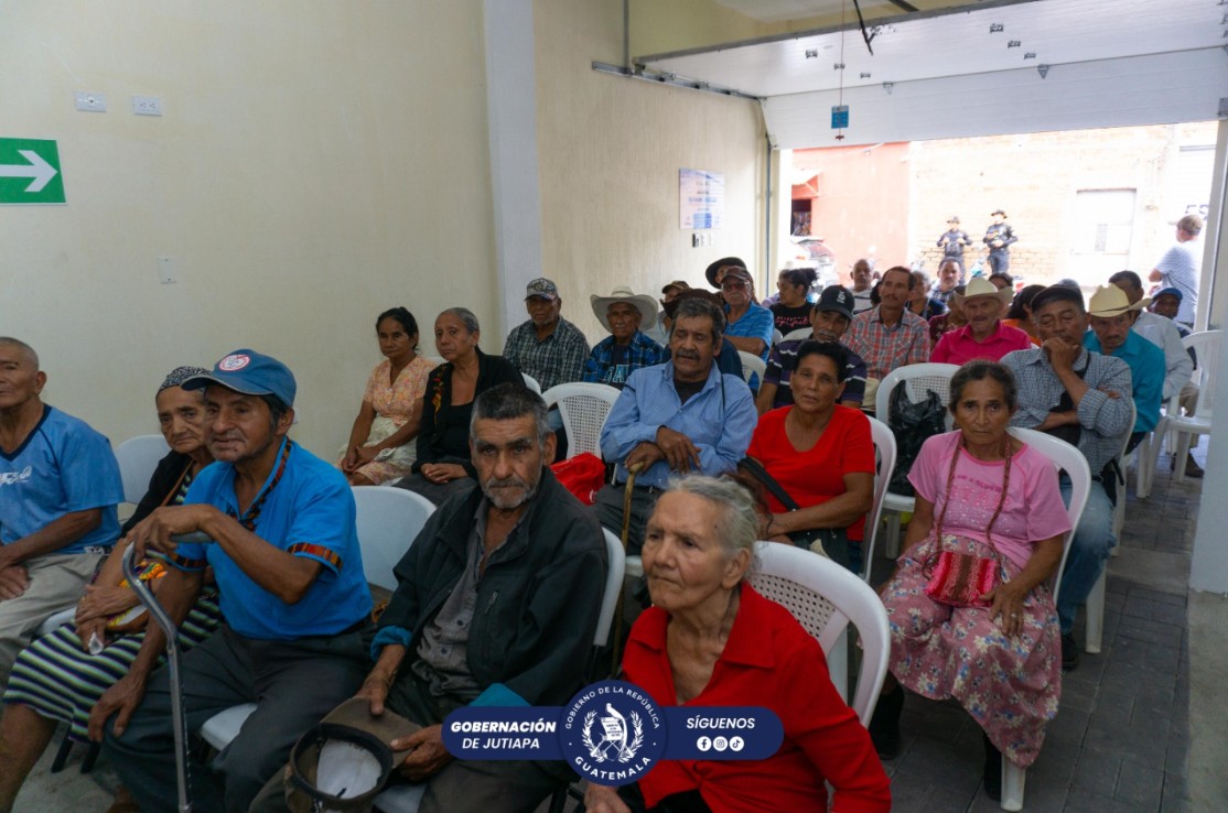 Entregan notificaciones como parte del Programa de Aporte Económico del Adulto Mayor en El Progreso, Jutiapa