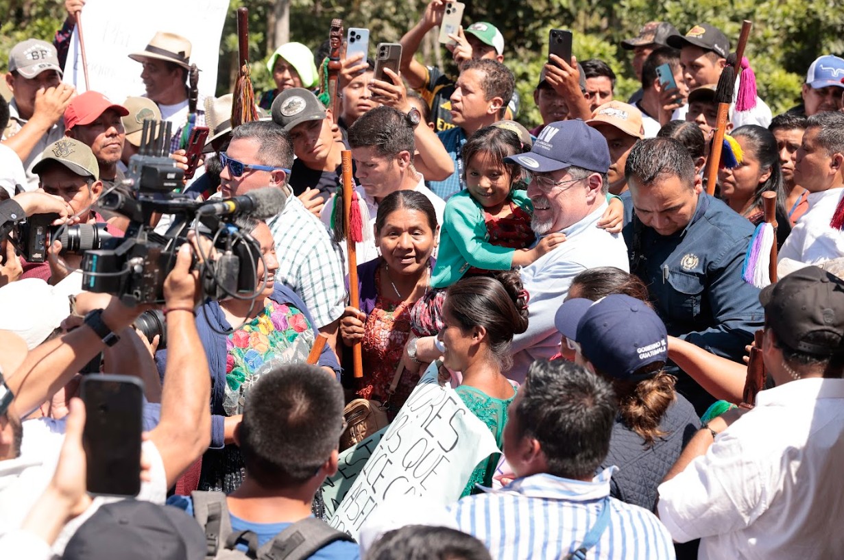 Presidente resalta avances en la rehabilitación de vías para conectar comunidades y propiciar oportunidades económicas en la Zona Reina de Quiché