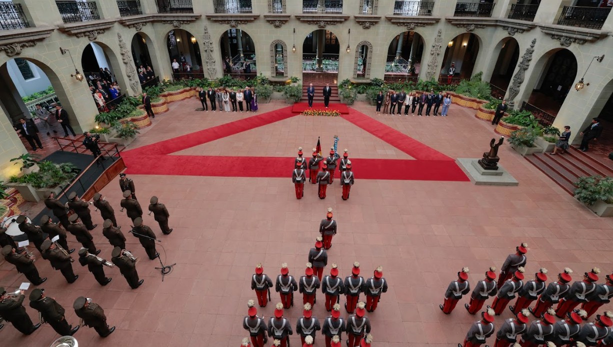 Presidente Bernardo Arévalo recibe al presidente de Alemania, Frank-Walter Steinmeier, en el Palacio Nacional de la Cultura