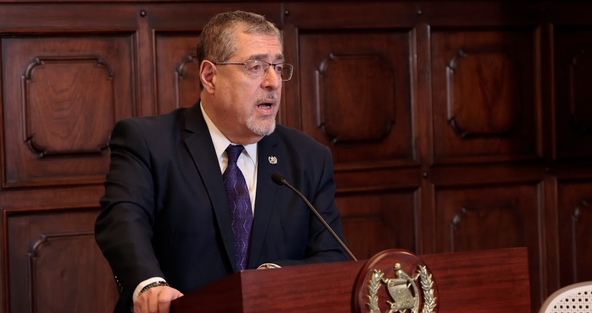 En vivo | Presidente Arévalo lidera La Ronda desde El Palacio Nacional de la Cultura