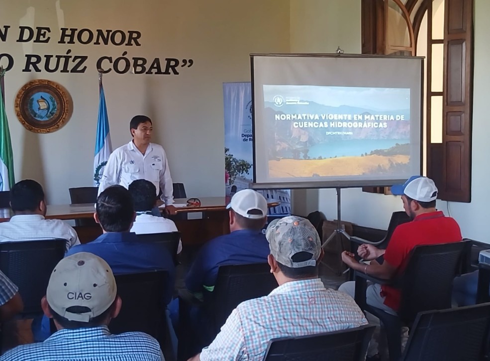 Afinan rutas para reforestar y cuidar las cuencas en Retalhuleu