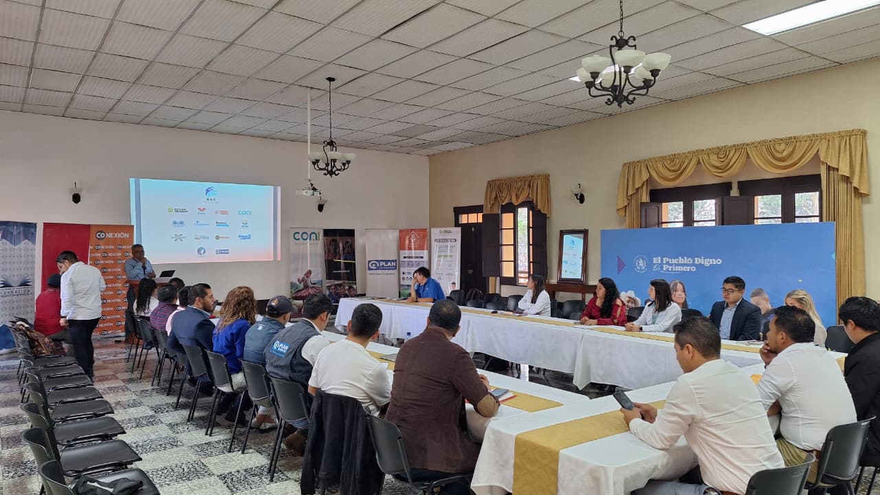 Alta Verapaz fortalece la coordinación educativa con presentación del plan estratégico