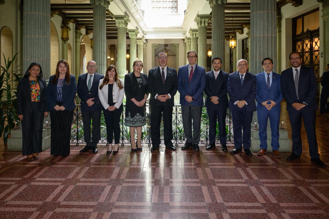 Presidente Arévalo y misión de la OEA abordan importancia de la elección de fiscal general y jefe del Ministerio Público