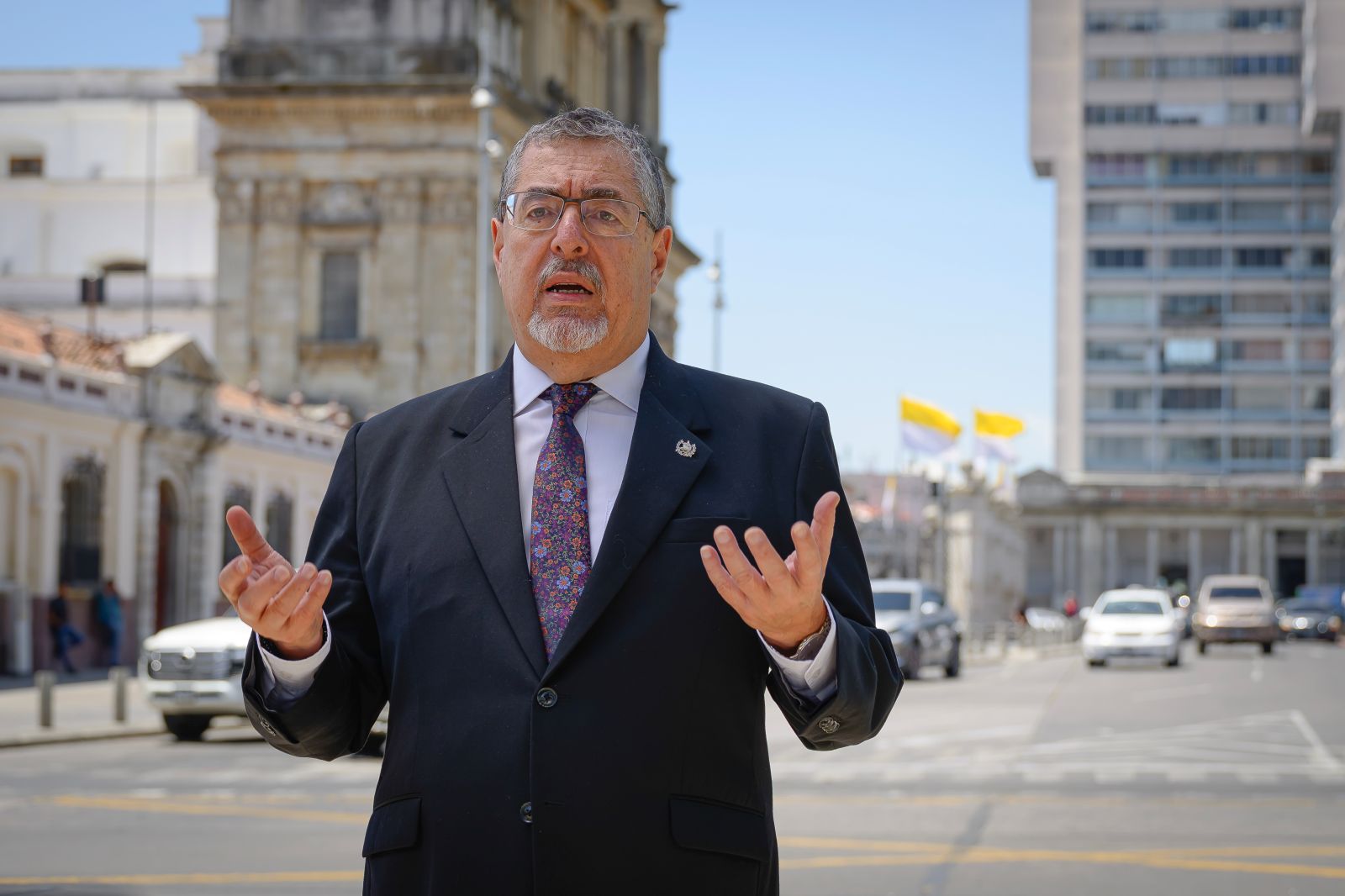 El presidente Bernardo Arévalo afirmó que el subsidio a los combustibles es "una medida urgente que ayudará a aliviar el costo de vida".