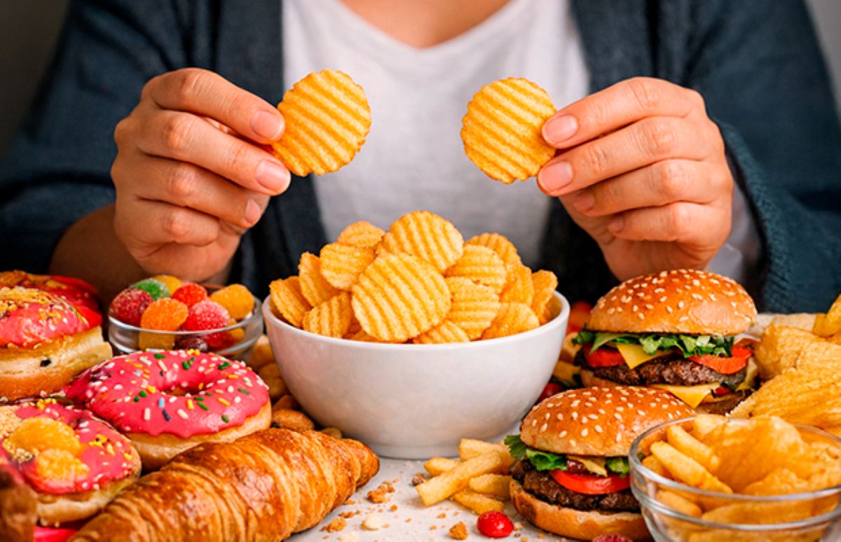 El consumo de alimentos ultraprocesados causa daños en músculos de manera independiente a actividad física.