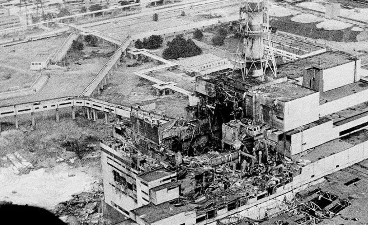 Imagen de la destrucción que causó el reactor nuclear de Chernóbil que explotó hace 40 años.