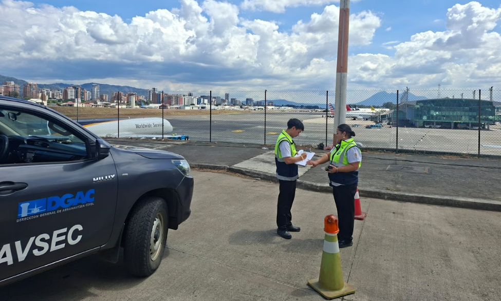 De agente AVSEC a supervisora, un ejemplo de superación laboral en La Aurora./Foto: DGAC.