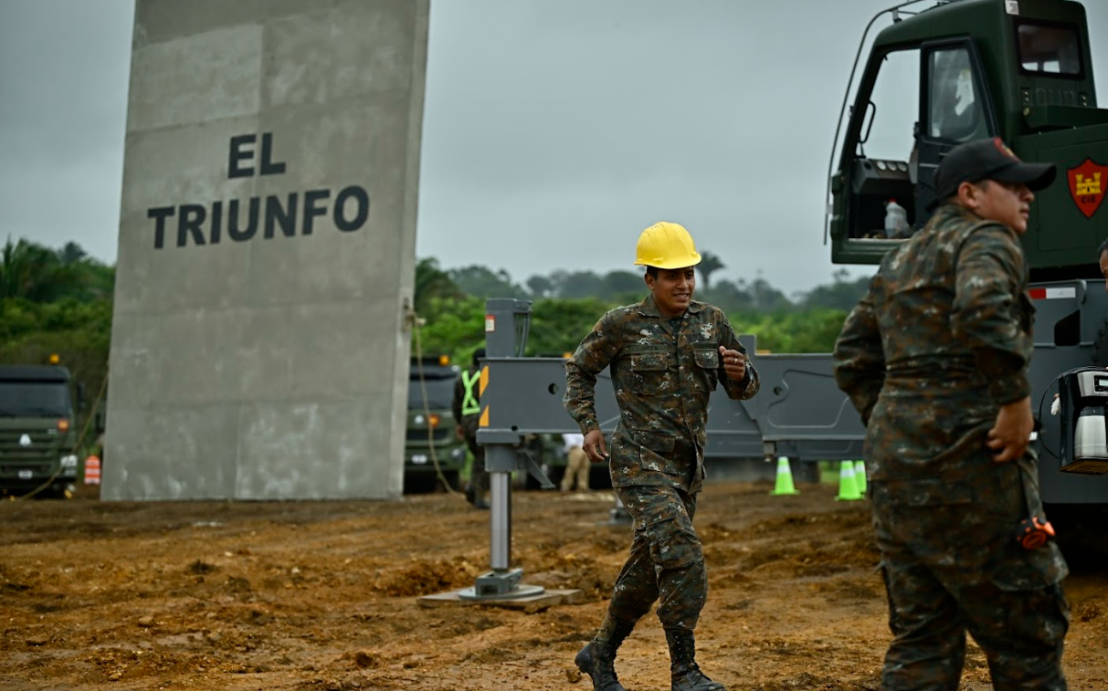 Instalación de la primera piedra para construcción de cárcel de máxima seguridad. / Foto: Alvaro Interiano.