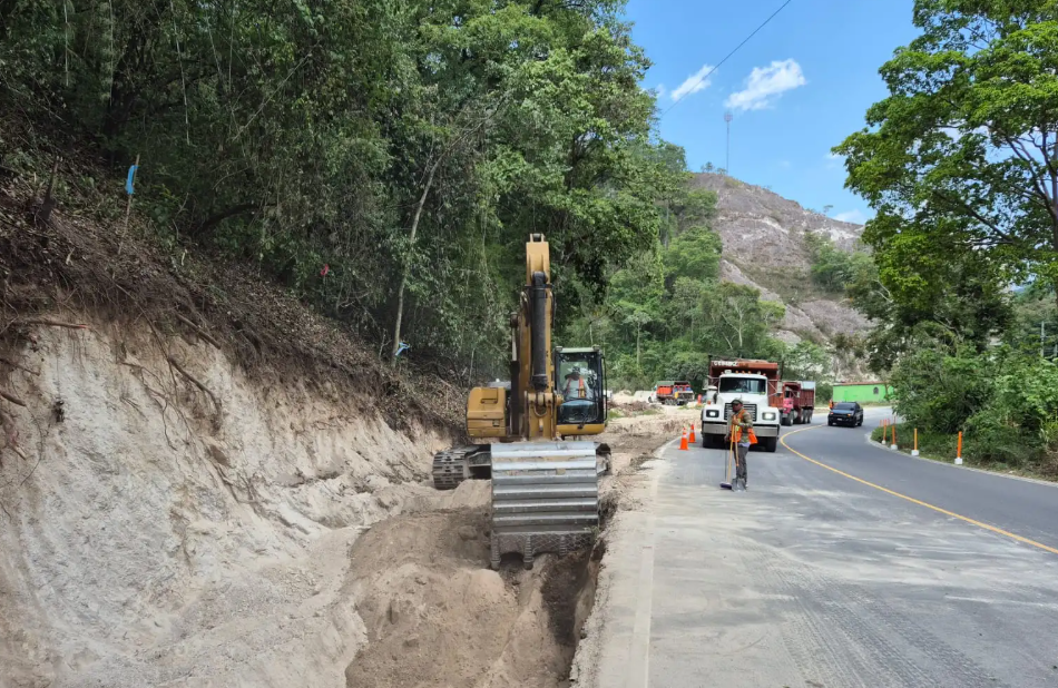 Trabajos de ampliación en la CA-8 Oriente avanzan en el suroriente del país