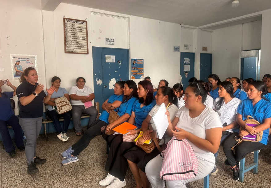 Promotores comunitarios se forman para acercar los servicios de salud a sus comunidades. (Foto: Gobernación Retalhuleu)