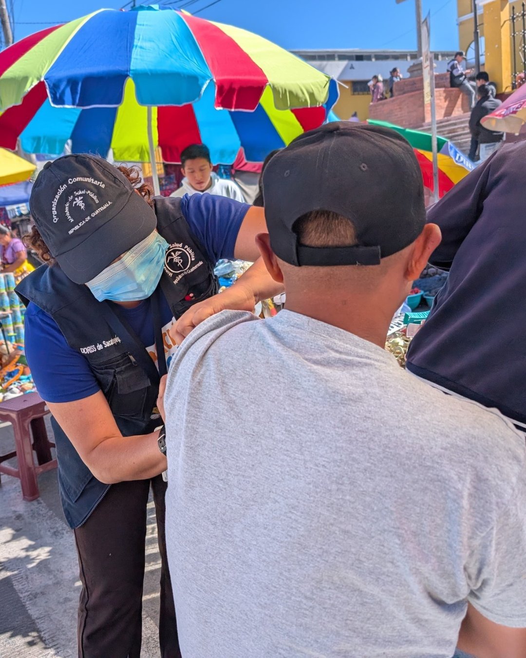 Vacunación contra el sarampión el 22 de abril en Santiago Sacatepéquez. / Foto: MSPAS.