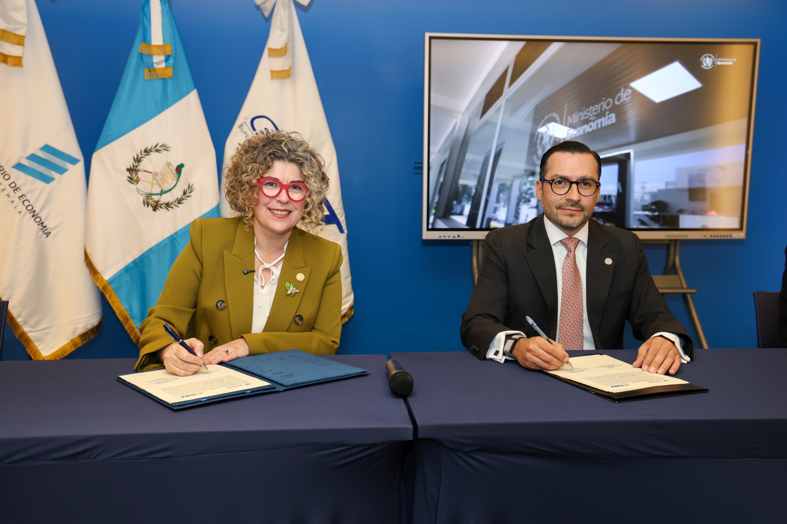 SAT y Mineco articulan esfuerzos para fortalecer el cumplimiento voluntario