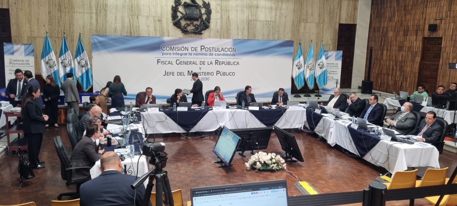 Postuladora integra nueva nómina de seis aspirantes para fiscal general