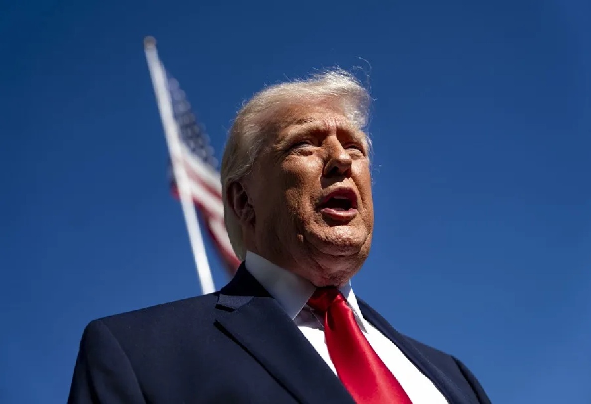 El presidente de EE. UU., Donald Trump, asegura que eliminará barcos iraníes que intenten utilizar el estrecho de Ormuz.