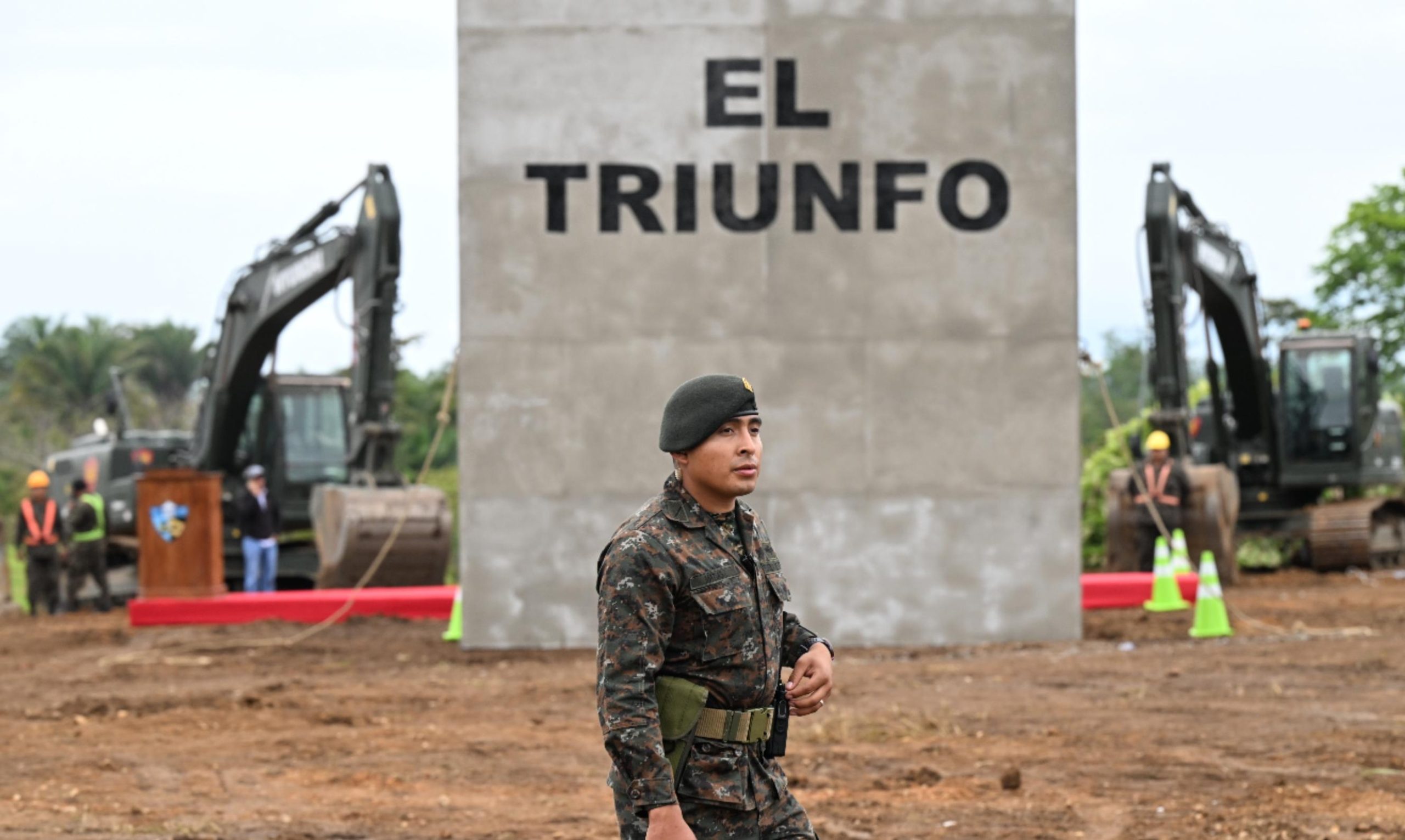 Gobierno activa recursos legales para reanudar construcción de cárcel El Triunfo en Izabal