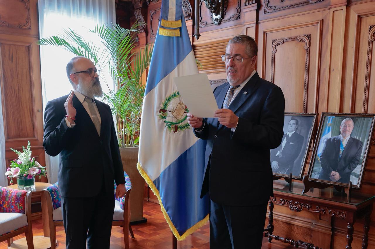 Luis Méndez Salinas asume como ministro de Cultura y Deportes. / Foto: Gobierno de Guatemala.