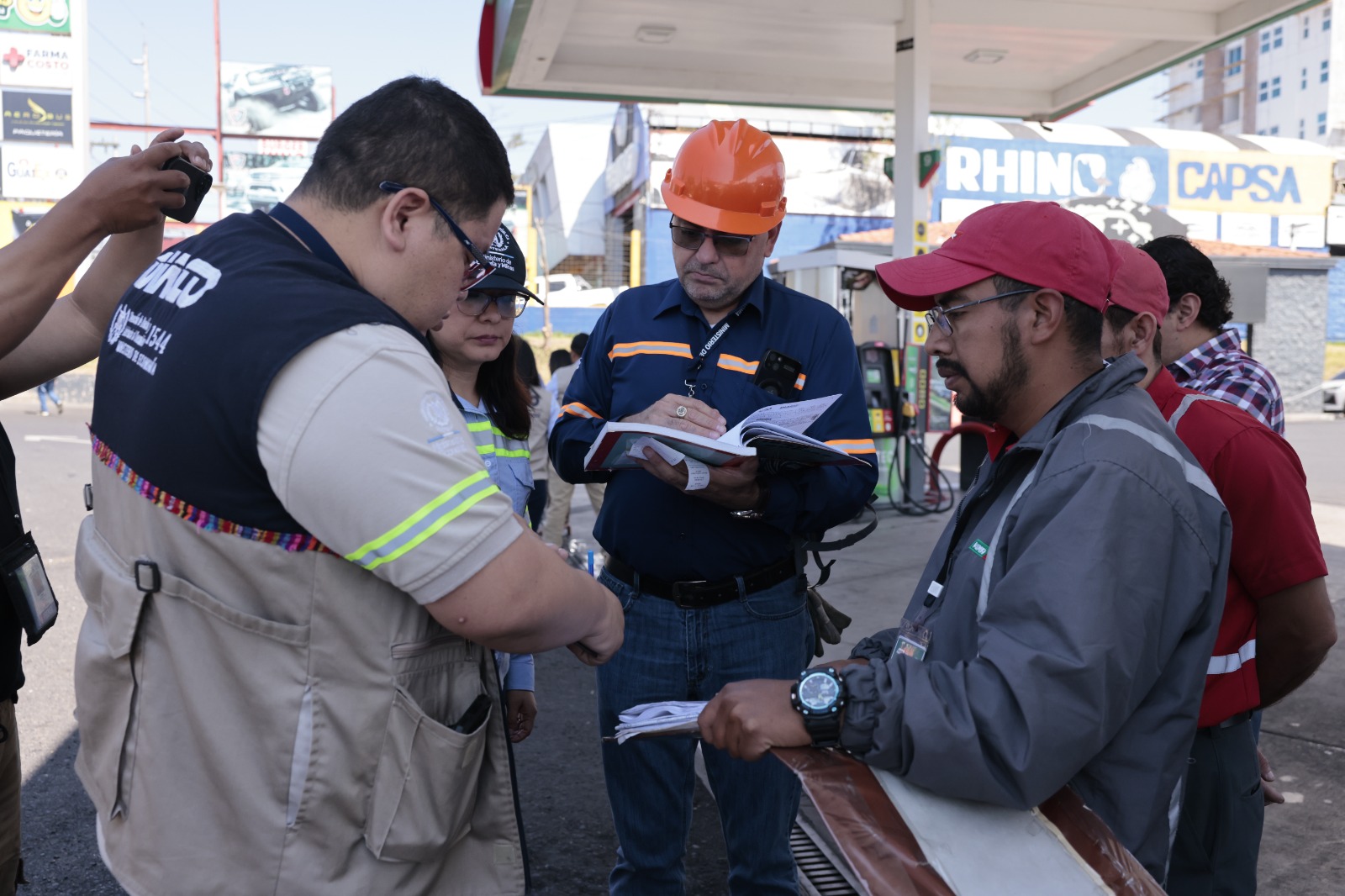 Supervisan más de 90 gasolineras para verificar aplicación del apoyo temporal a consumidores de combustibles