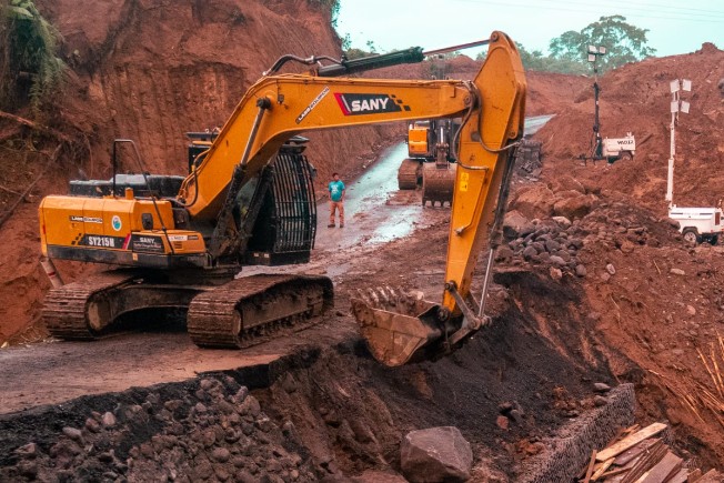 Covial intensifica trabajos para restablecer el paso en el km 189.5 de la ruta CITO-180, en San Felipe, Retalhuleu