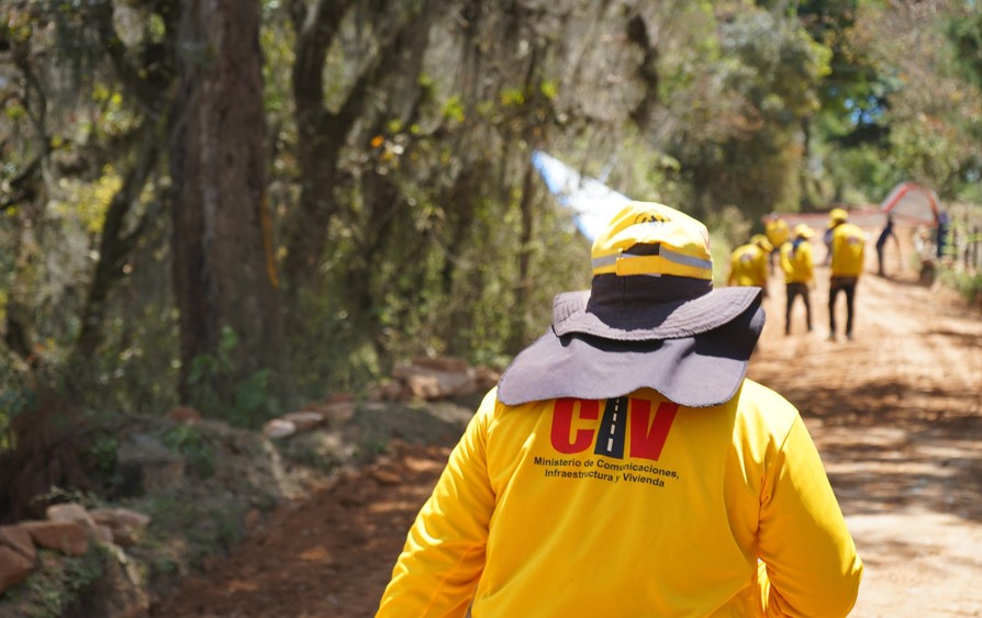 Supervisan mantenimiento de ruta hacia Concul en Rabinal, Baja Verapaz