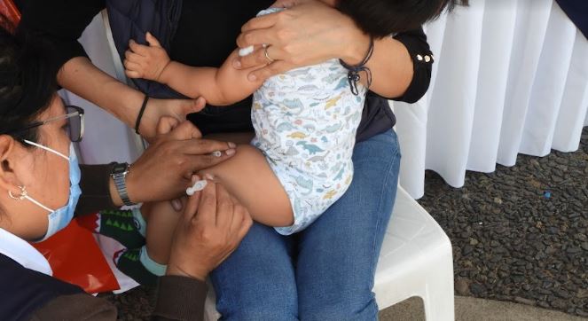 Ministerio de Salud trabaja estrategia de vacunación 0 con menores de 6 a 11 meses. (Foto: archivo)