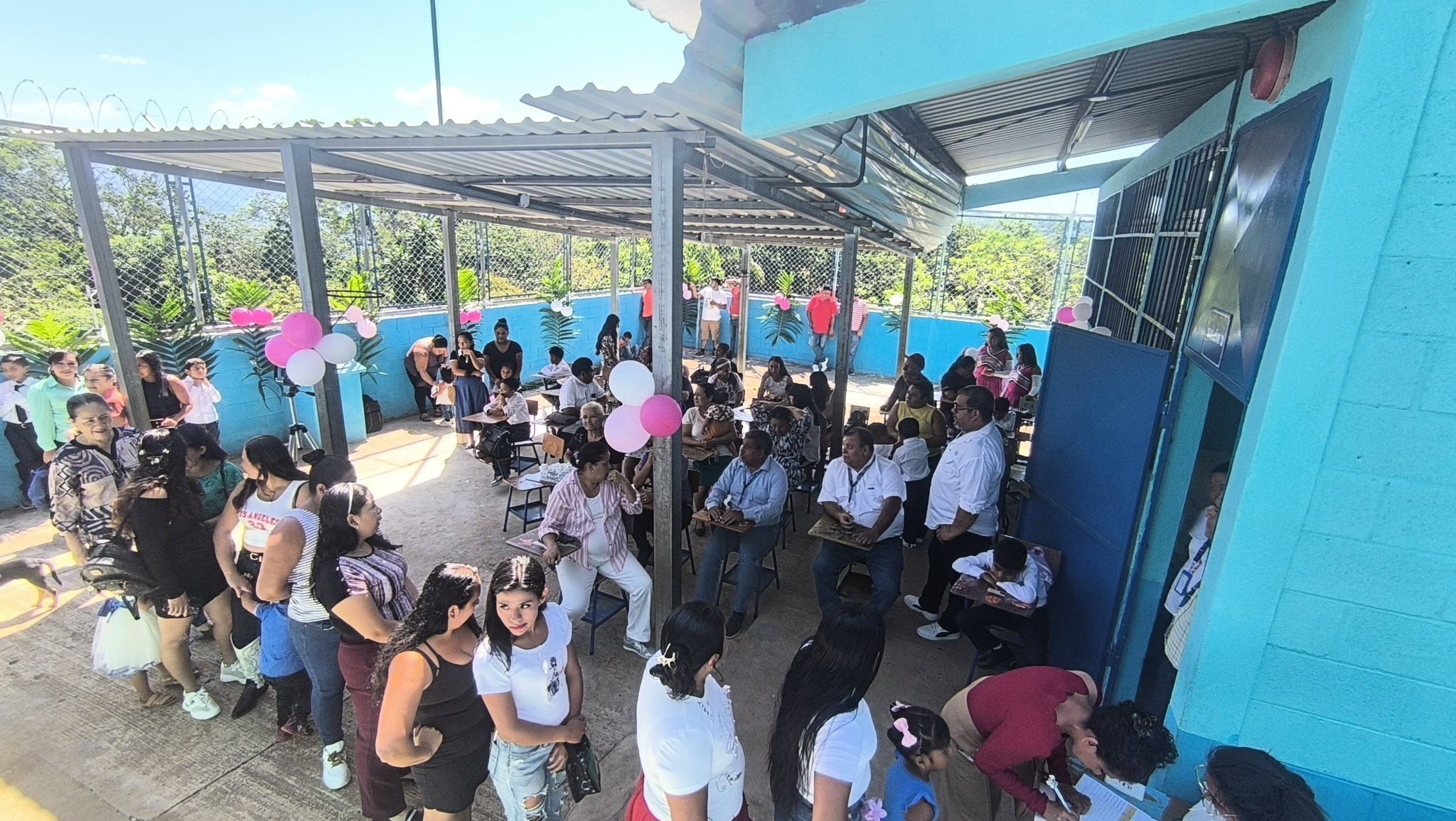 Entregan mejoramiento de Escuela Oficial Rural Mixta en aldea Cuesta Grande, Cuilapa