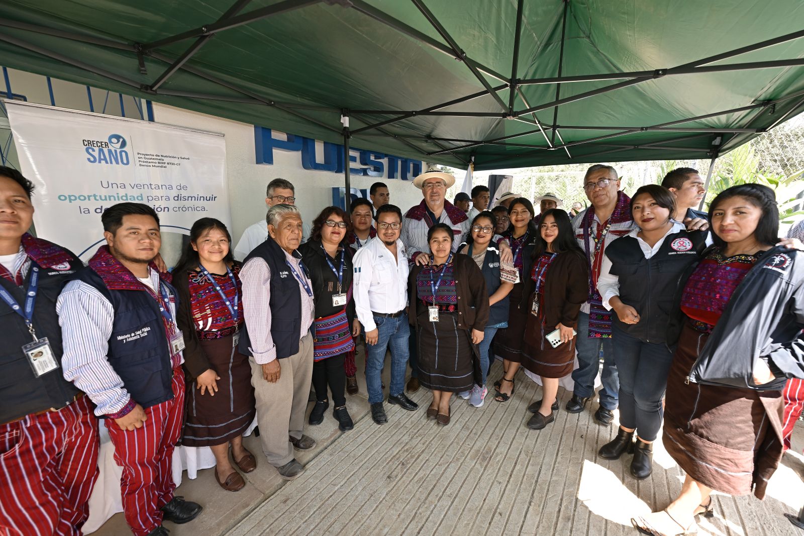 El presidente Bernardo Arévalo, durante la reciente inauguración de un puesto de salud en Todos Santos Cuchumatán, Huehuetenango. /Foto: Álvaro Interiano