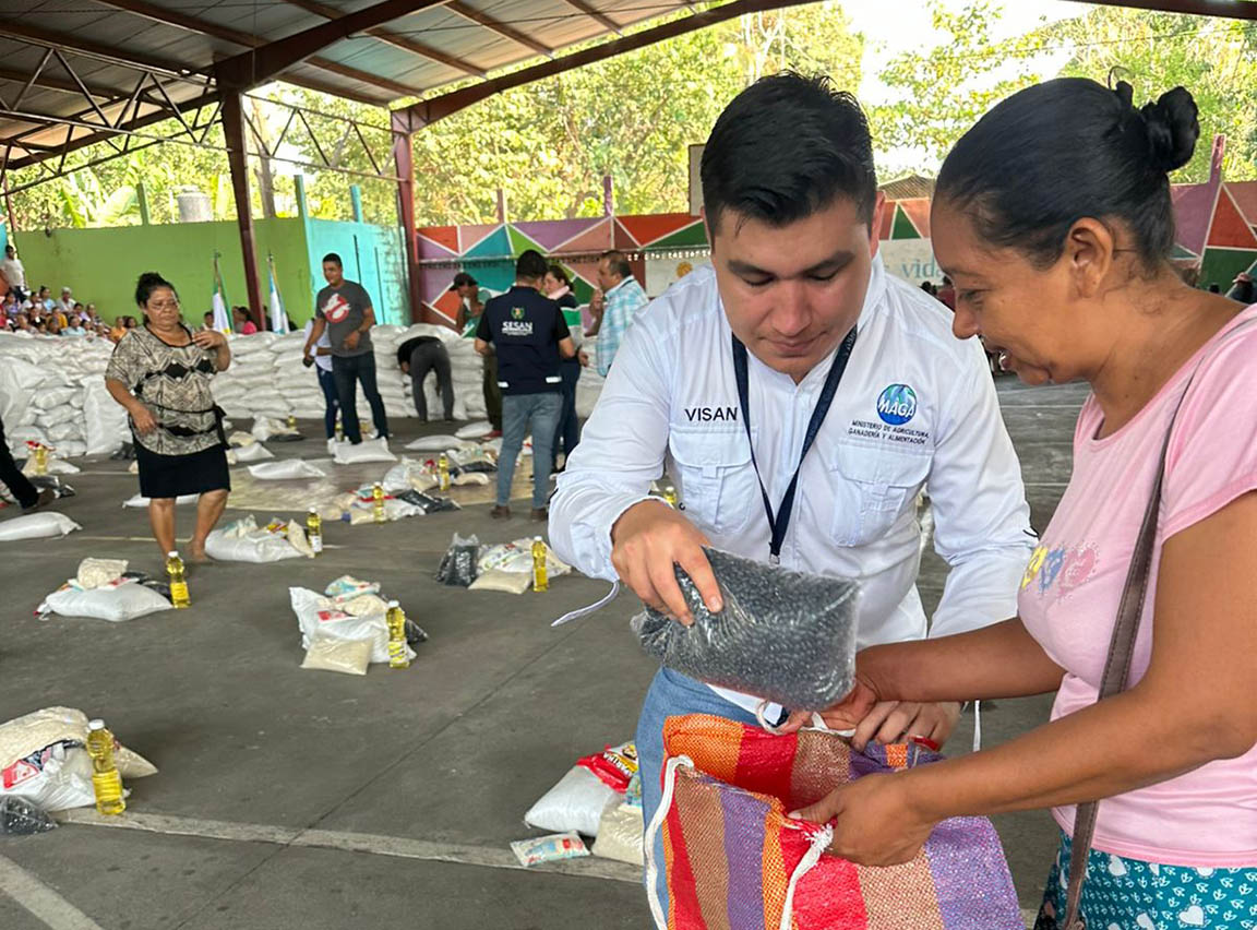 Apoyo contra la inseguridad alimentaria llega a más de 363 mil hogares. / Foto: MAGA