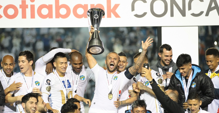 Cuántos títulos ganó el Moyo Contreras con Comunicaciones