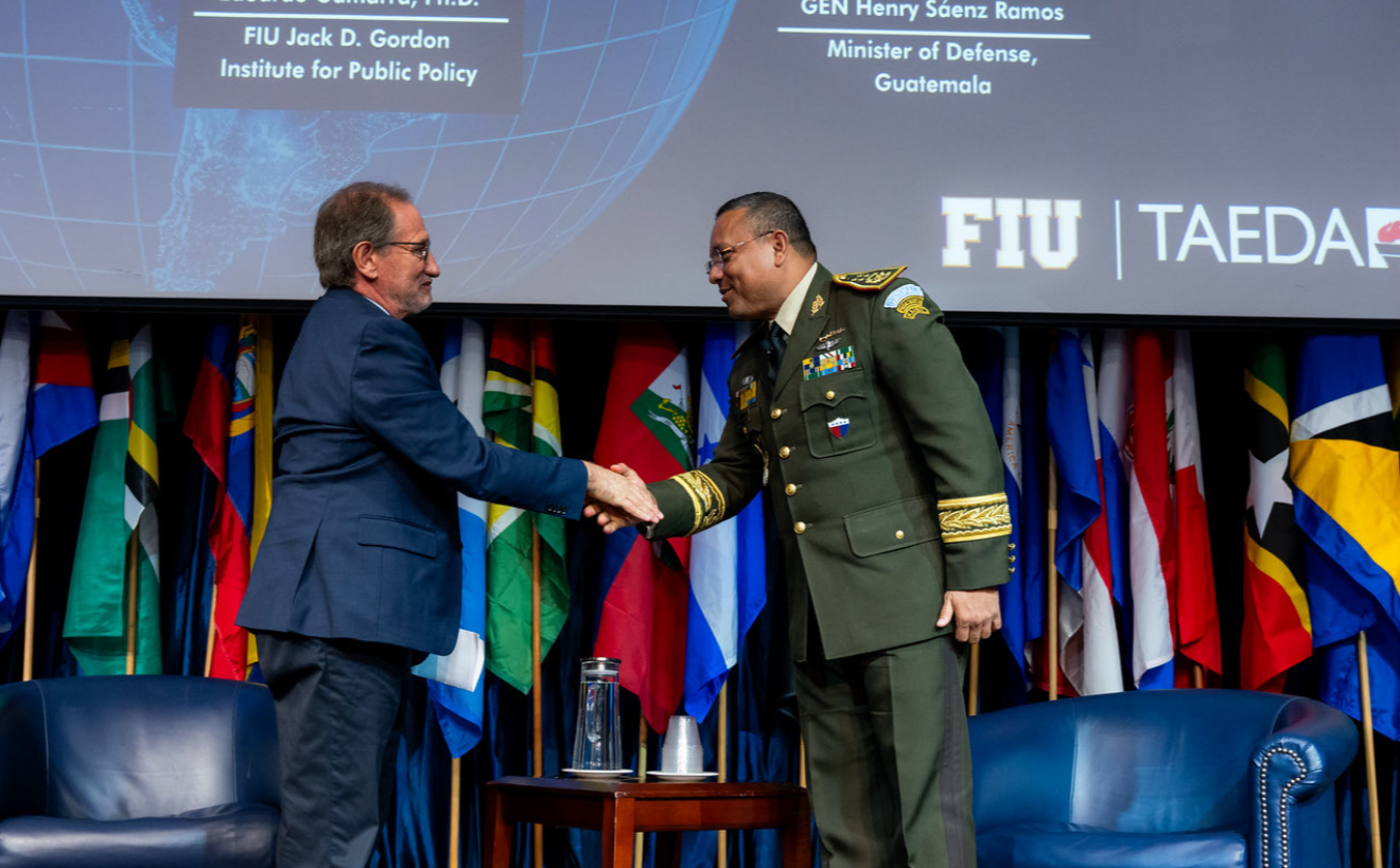 Ministro de la Defensa destaca reducción de trazas aéreas ilegales en Conferencia de Seguridad Hemisférica 2026