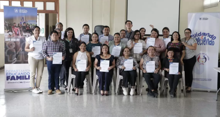 SBS y Mineduc certifican a nuevos facilitadores de Educando en Familia, en Guatemala Occidente