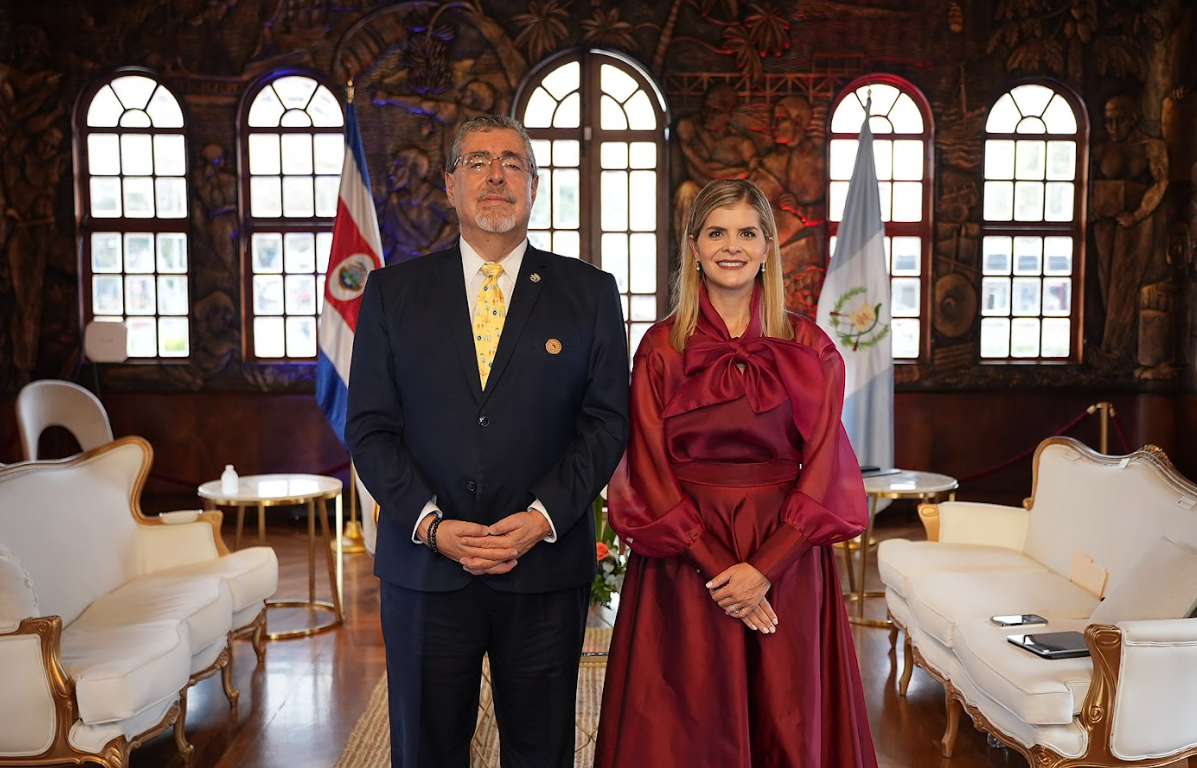 Presidente de Guatemala se reunió con la mandataria electa de Costa Rica, Laura Fernández