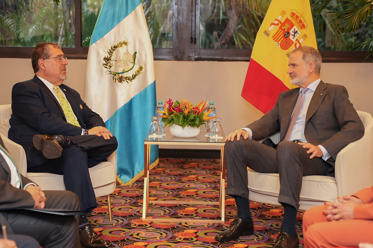 Presidente Bernardo Arévalo se reunió con el rey de España, Felipe VI